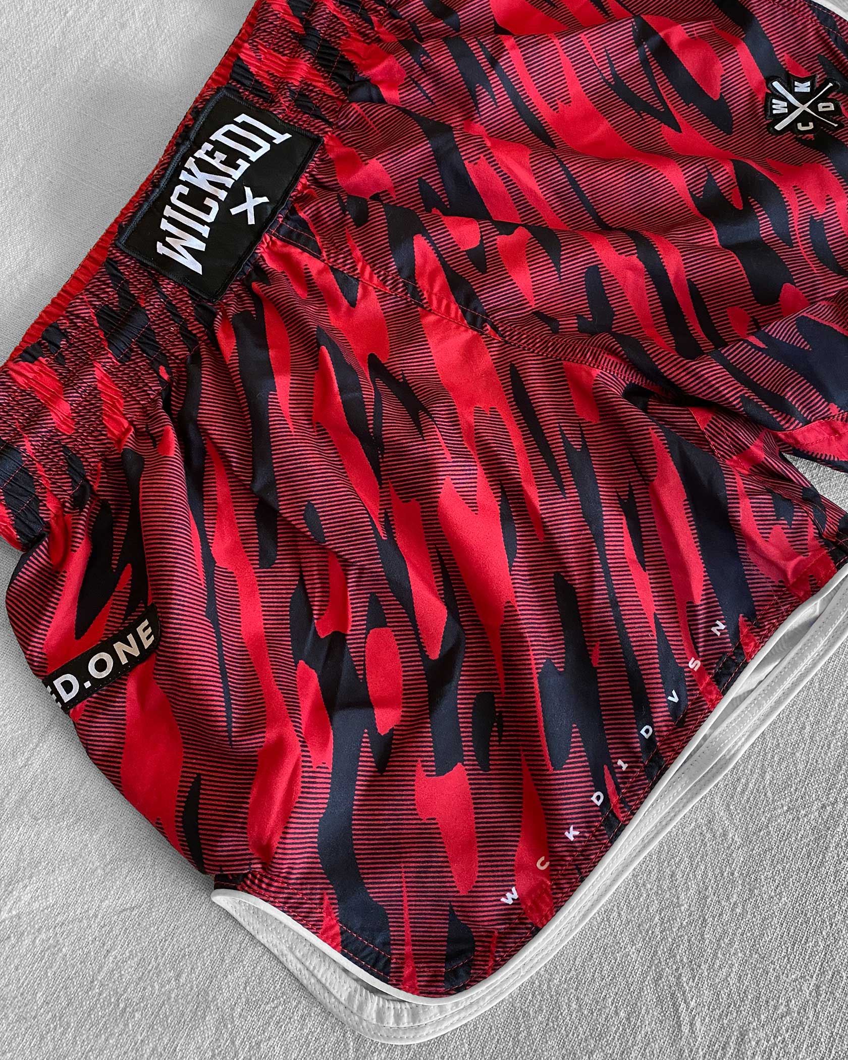 MUAY THAI SHORT CAMO ROUGE