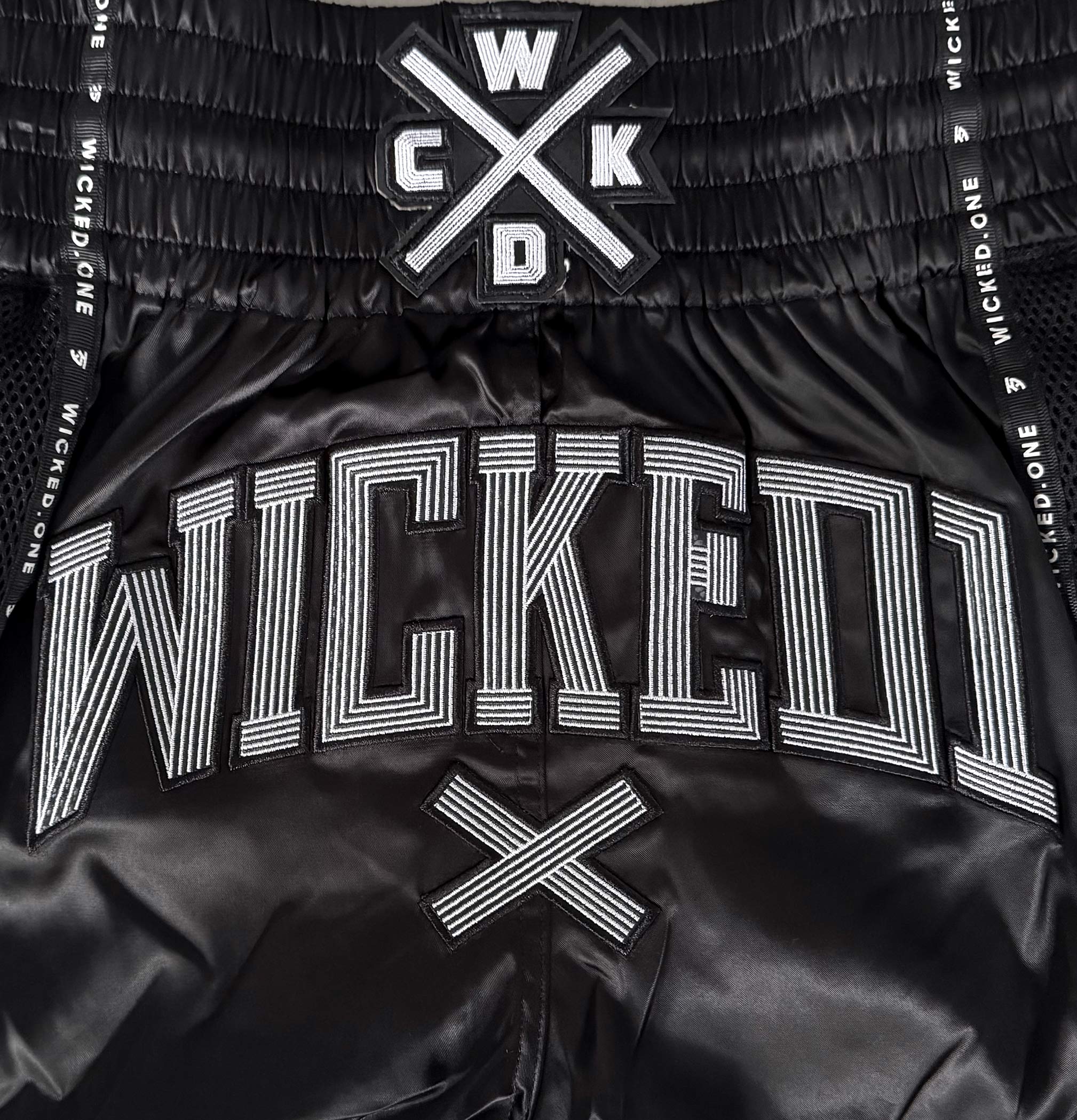 MUAY THAI SHORT CROSS-LINE NOIR